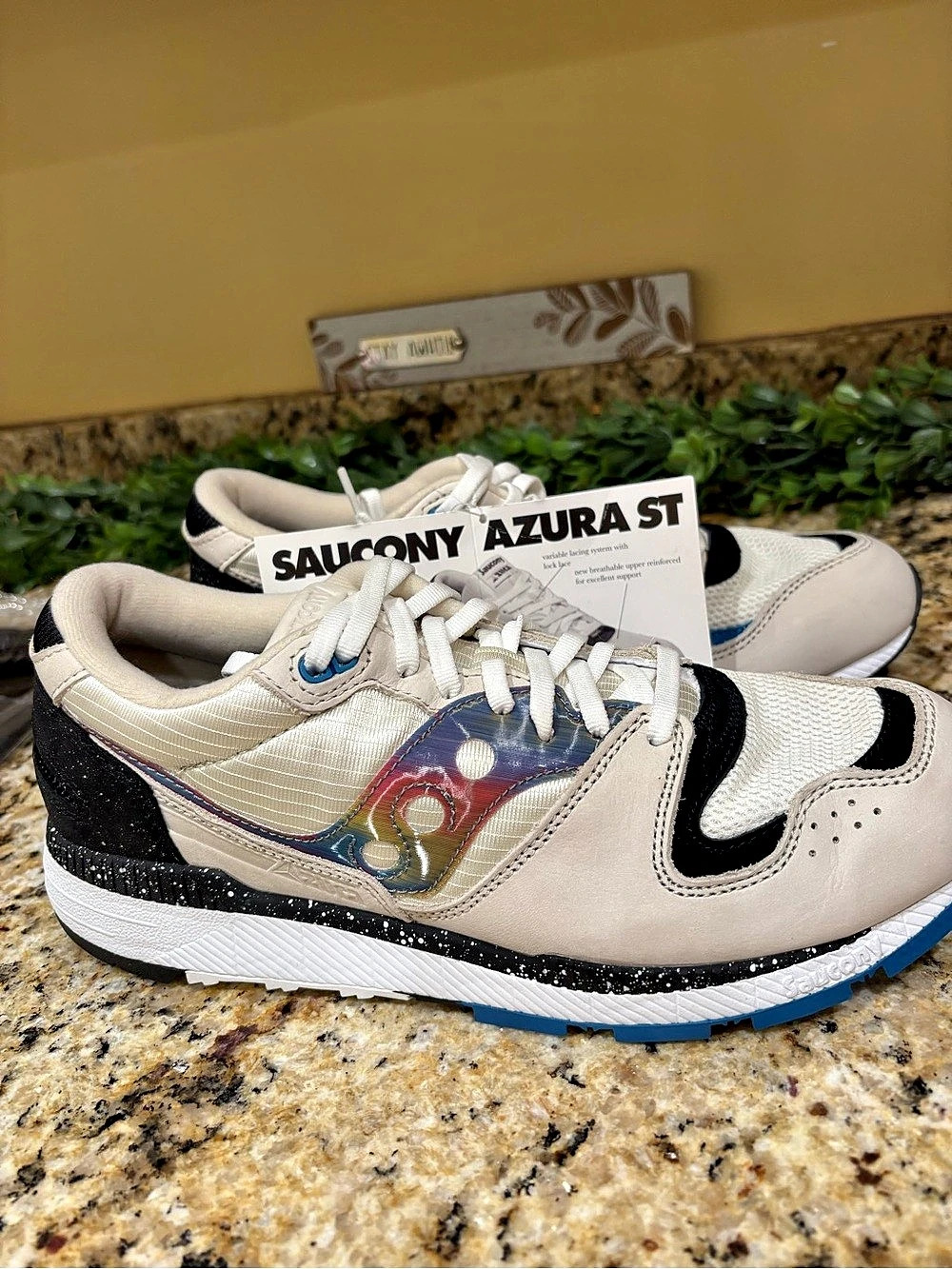 Saucony Azura ST Retro Sneakers in Cream & Blue